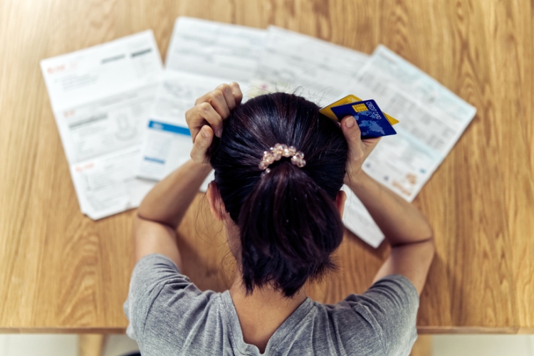 Obligar al consumidor a pagar costes del crédito no correspondientes a intereses excesivos podría ser abusivo