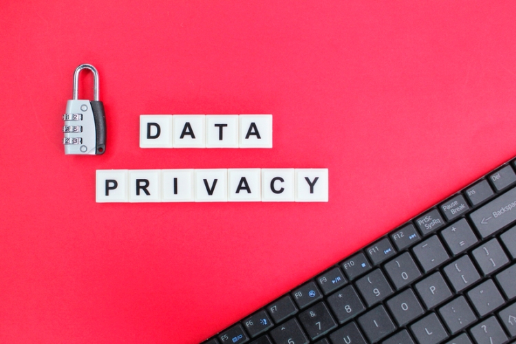 La AP de Bizkaia condena a un funcionario por acceder a datos para beneficiar a su asesoría
