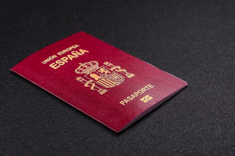 Se publica en el BOE una Instrucción sobre el derecho de opción a la nacionalidad española