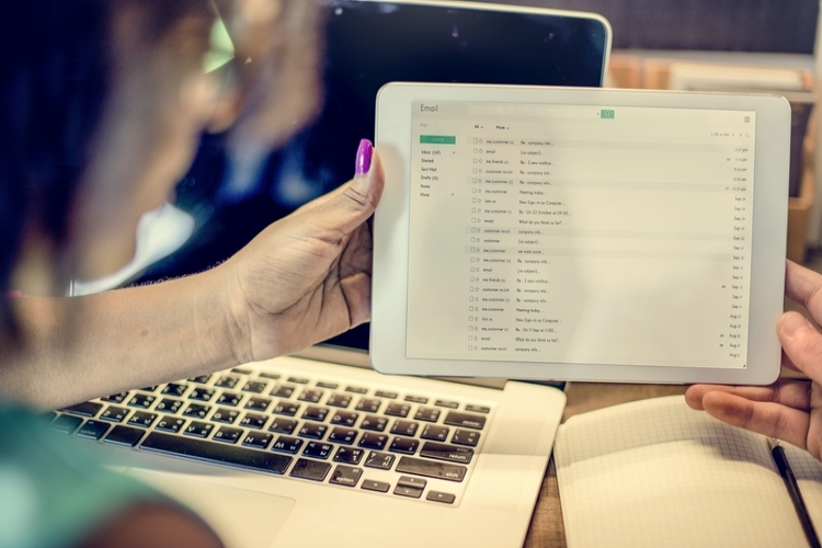 La AN exige a una empresa revisar la herramienta establecida para la comunicación con recursos humanos