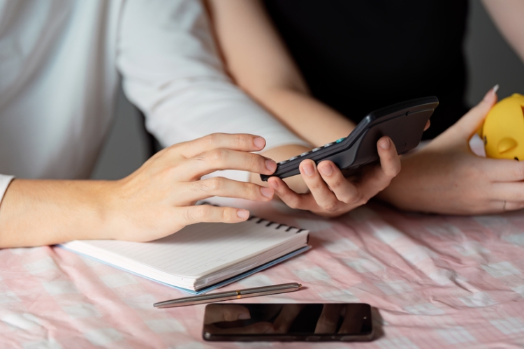 La DGT establece cómo calcular la ganancia por venta de un inmueble heredado con otros a los que luego se compraron sus cuotas