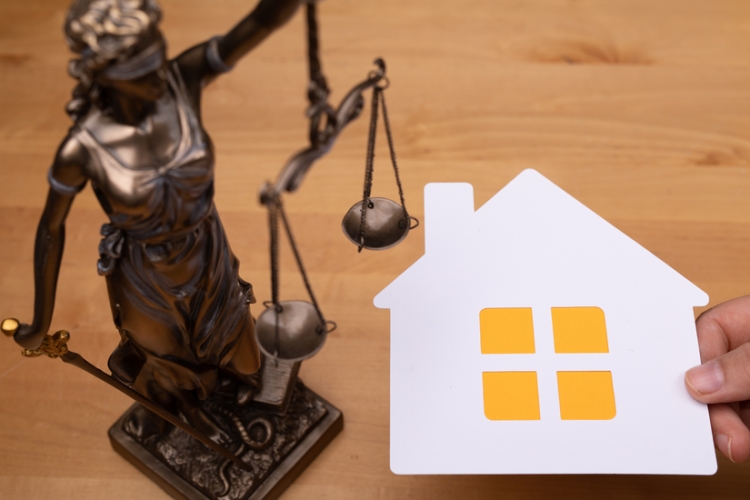 El TC declara inconstitucional parte de la Ley catalana 1/2022 para afrontar la emergencia en el ámbito de la vivienda