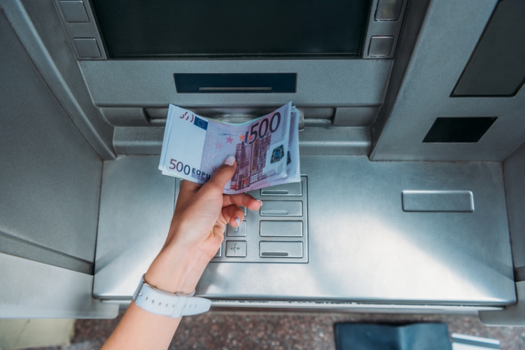 Tributos rechaza que el efectivo retirado pueda ser considerado como gasto fiscalmente deducible