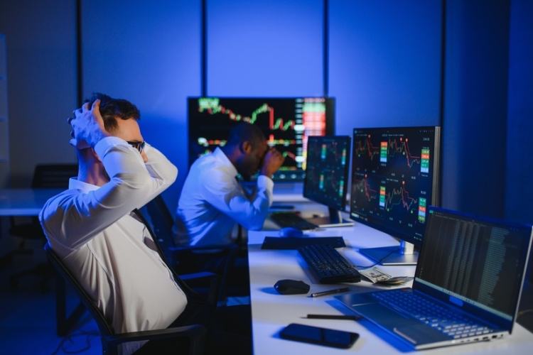 DGT: ¿puede computarse una pérdida en IRPF por acciones de una sociedad que sea excluida de cotización?