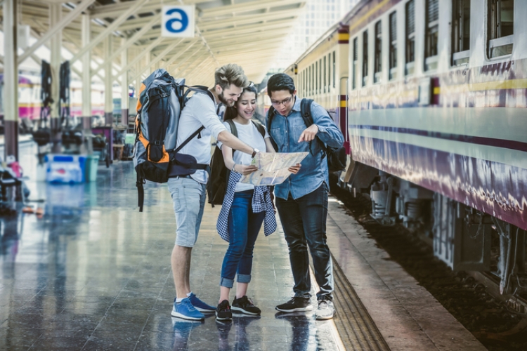 Publicadas las ayudas a la juventud para viajar en transporte público terrestre durante el verano