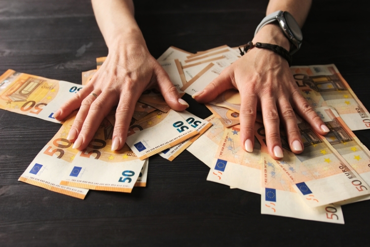 El TS fija que, si Hacienda no prueba el carácter privativo de ganancias no justificadas en IRPF, se presumen gananciales