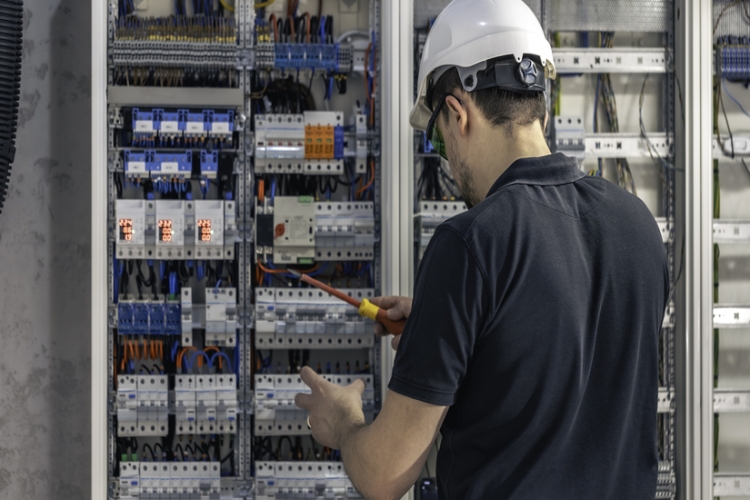 RD modificando el régimen de contratación de trabajadores en seguridad industrial