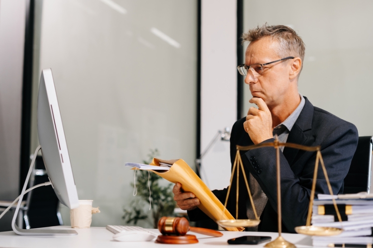 TS: la opción de los profesionales colegiados entre RETA y Mutualidad es única e irrevocable