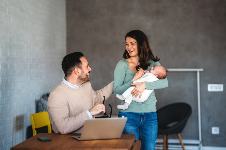 El TSJM reconoce que el permiso parental computa como trabajo efectivo para vacaciones