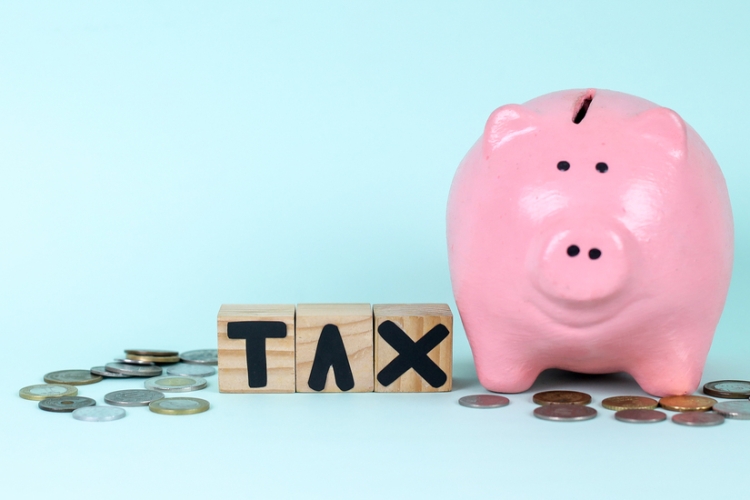 Tributos señala la tributación en IRPF de las suscripciones a Netflix y estancias en hotel sorteadas en una campaña publicitaria