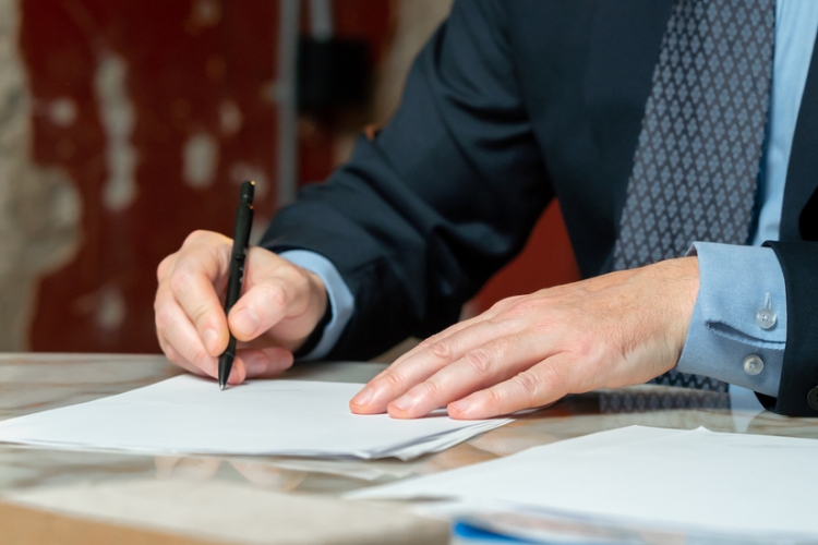 TS: la escritura de extinción de una CB con actividad económica, en que se segregan y adjudican sus bienes, supone una sola convención en ITPyAJD