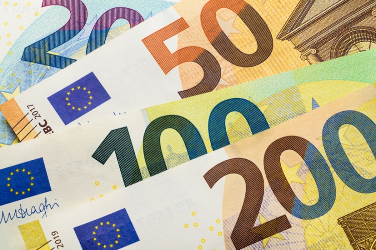 La Administración del Estado inicia el pago de atrasos salariales a empleados públicos