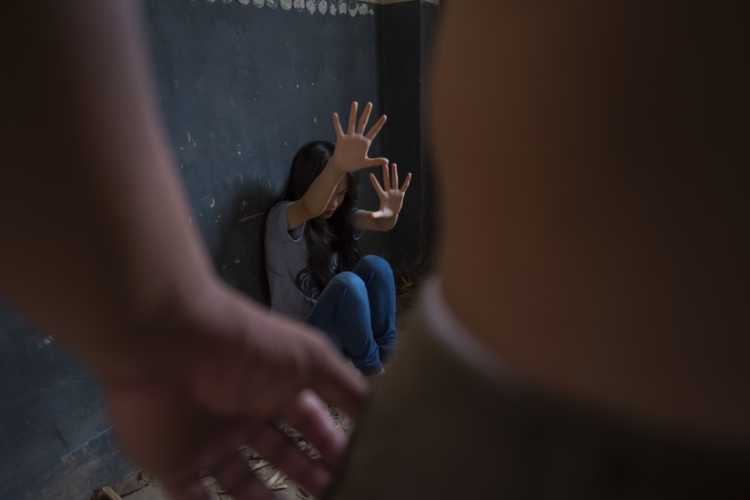 TSJ de Madrid: No puede desvincularse el consentimiento para relaciones sexuales de un maltrato habitual probado