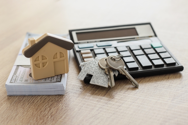 Tributos recuerda los requisitos para aplicar la exención en IRPF cuando una persona en situación de dependencia vende su vivienda