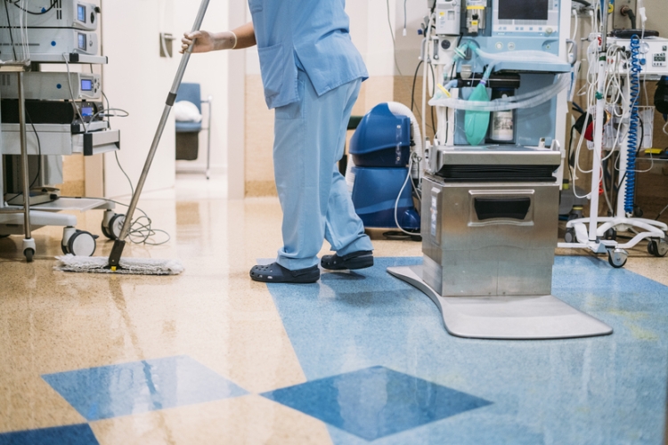 El TJUE se pronuncia sobre la exención de IVA en servicios de limpieza prestados por agrupaciones en el ámbito sanitario y educativo