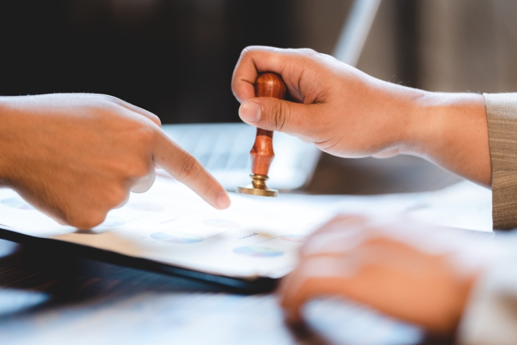 El Supremo anula el periodo de prueba tras sucesión en notarías