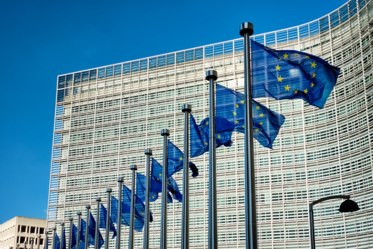Nueva STJUE favorable a los interinos: Europa ve insuficientes las medidas españolas contra la contratación abusiva en el sector público
