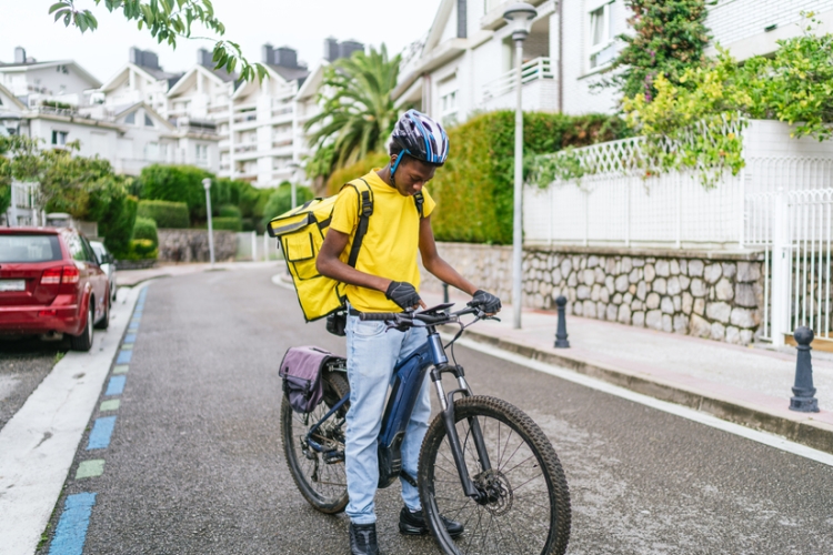 El TSJ de Cataluña confirma la laboralidad de 191 glovers