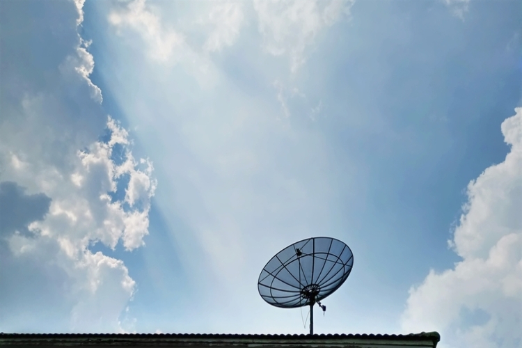 TJUE: La retransmisión interna de radio y TV en una residencia de mayores no constituye comunicación al público