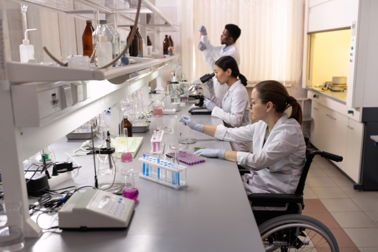 Incapacidad absoluta por no poder exponerse a productos químicos