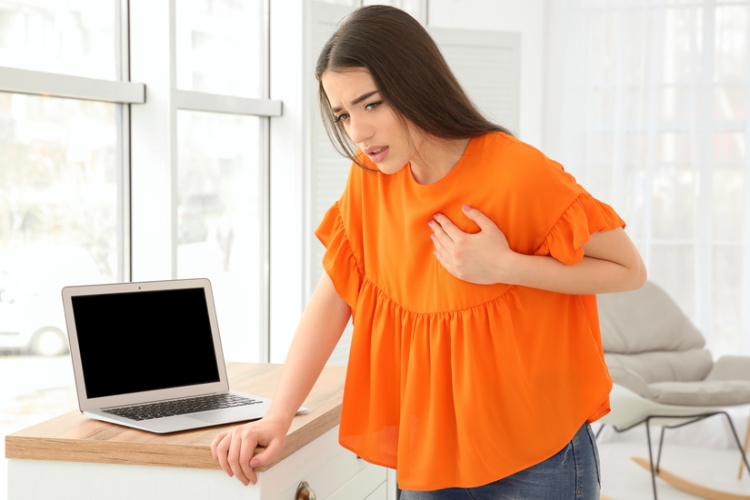 El TS aplica la presunción laboral a un infarto mortal en teletrabajo
