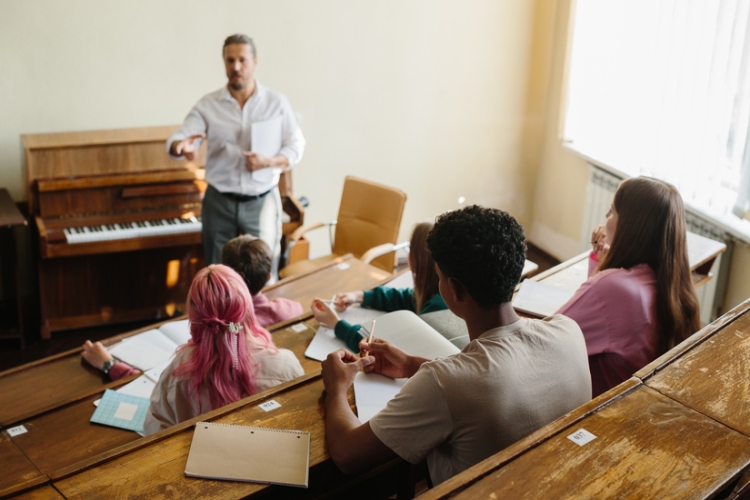 El TSJCLM mantiene la incapacidad total a docente con trastorno bipolar