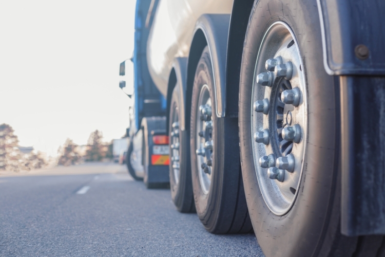 Condena penal por accidente laboral mortal de un camionero por el mal estado de las ruedas