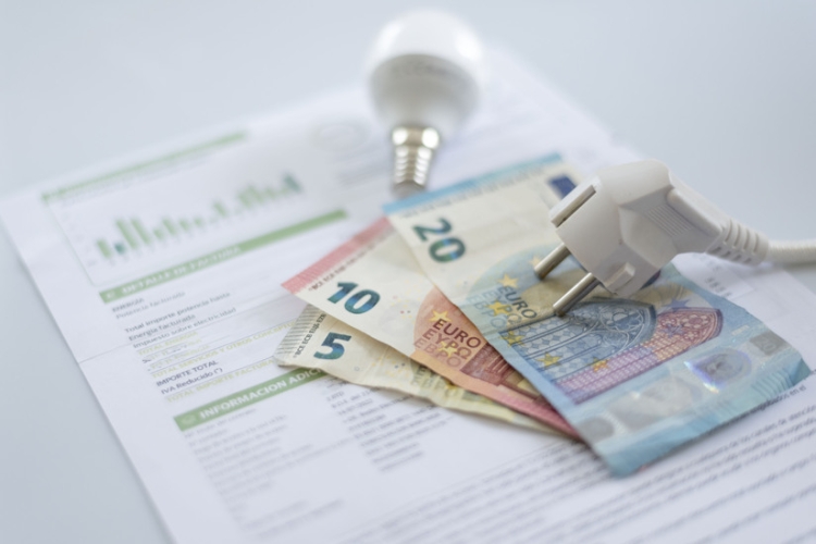 Tributos aclara cómo se calcula el IVA de la electricidad