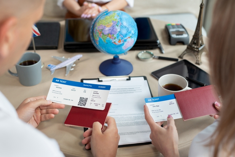 Derecho a un vuelo alternativo en caso de cancelación: conceptos de billete gratuito y billete de precio reducido (STJUE de 16/01/2025)