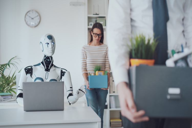 Inteligencia artificial y relaciones laborales (IV). ¿La automatización mediante IA puede justificar un despido objetivo?