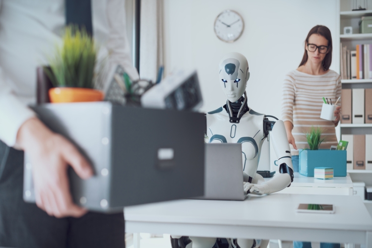 Inteligencia artificial y relaciones laborales (V). Despido colectivo por transformación operativa