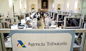 El Gobierno mantendrá las sanciones a los jubilados que perciben pensiones de otros países y no las declaran en el IRPF