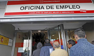 El paro ha bajado en 72.800 personas y se han creado 39.500 empleos en el tercer trimestre del año, según la EPA