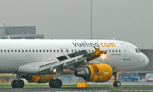 La Audiencia Provincial de Barcelona declara nulas cinco cláusulas de la aerolínea Vueling por abusivas