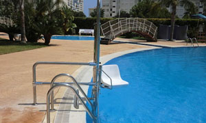 El Supremo ampara a un discapacitado frente a los vecinos que no querían adaptar la piscina comunitaria
