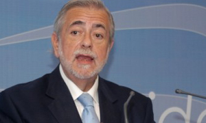 En 2014 habrá ley de control de la deuda comercial para pagar en 30 días y las EELL podrán invertir parte del superávit