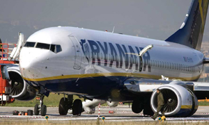 Multa de 220.000 euros a Ryanair por incumplir la normativa madrileña de Consumo