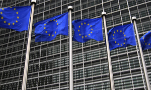La Eurocámara pide acabar con el anonimato de los propietarios de empresa para combatir el blanqueo de capitales