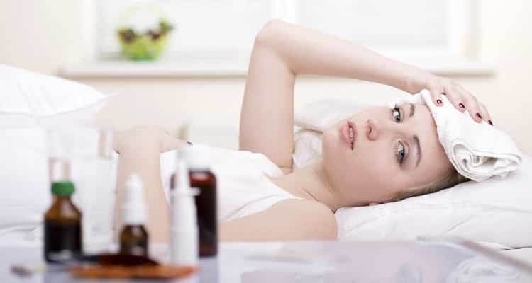 enferma cama medicamentos