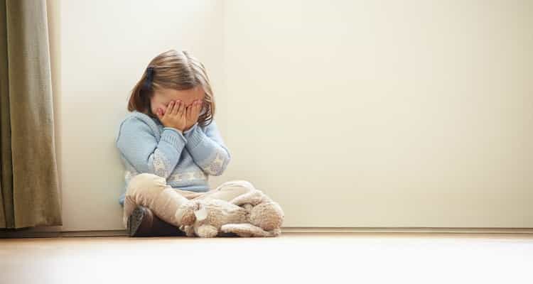 niña triste
