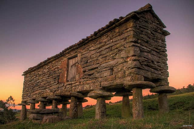 La DGT nos recuerda que un hórreo de más de 100 años de antigüedad no tributa por IBI 