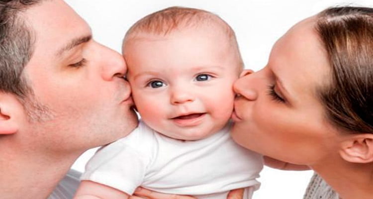 padre bebe madre